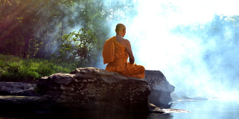 El budismo busca un punto medio entre las satisfacciones y las mortificaciones.